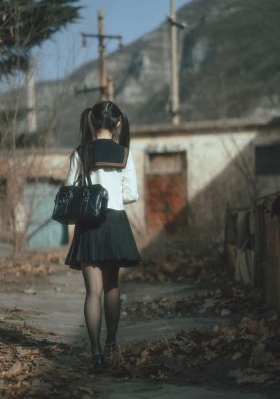 女仆裸体打屁屁羞羞免费看动漫_高清动漫在线观看