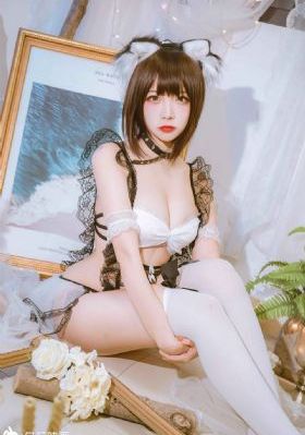 美女脱内衣露出了奶头福利图片_在线手机观看