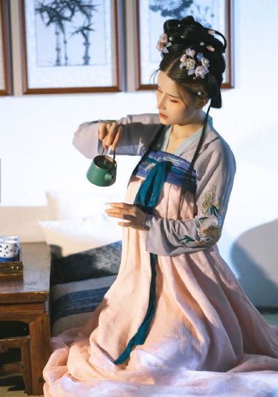 欧美粗暴se喷水app_蓝光全集免费观看
