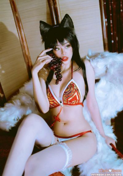 美国雪白人妖Sarina_免费国语